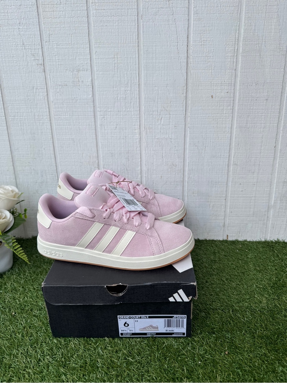 Adidas grand court 00’s Women’s Pink Suede Skate Sneakers size 7.5 youth 6 - Picture 4 of 10